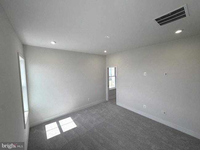 Building Photo - 133 Galaxy Pl