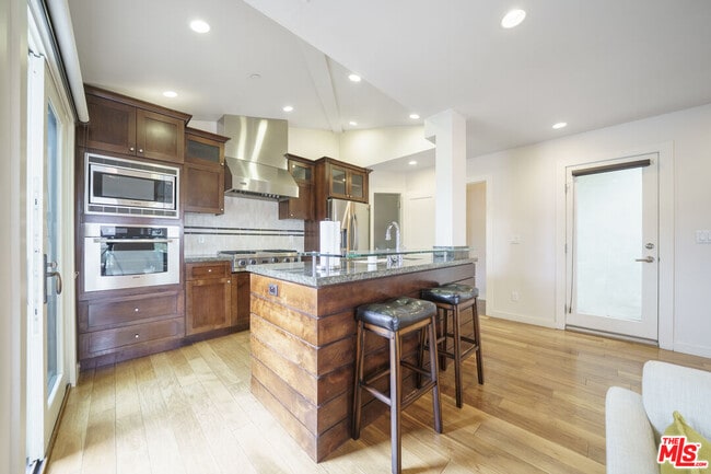 Building Photo - 642 Hermosa Ave