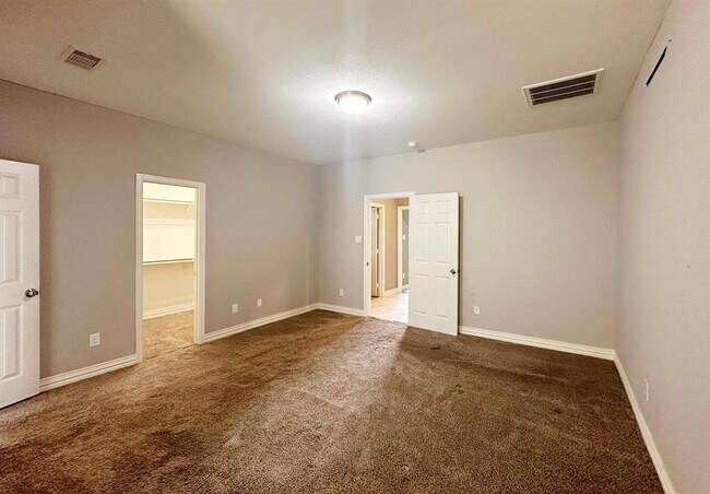 Building Photo - 7638 Bronze Trail Dr