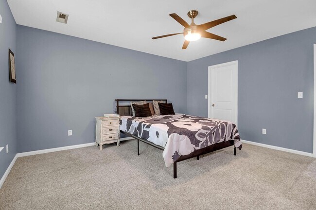 Building Photo - 165 Grand Oaks Dr