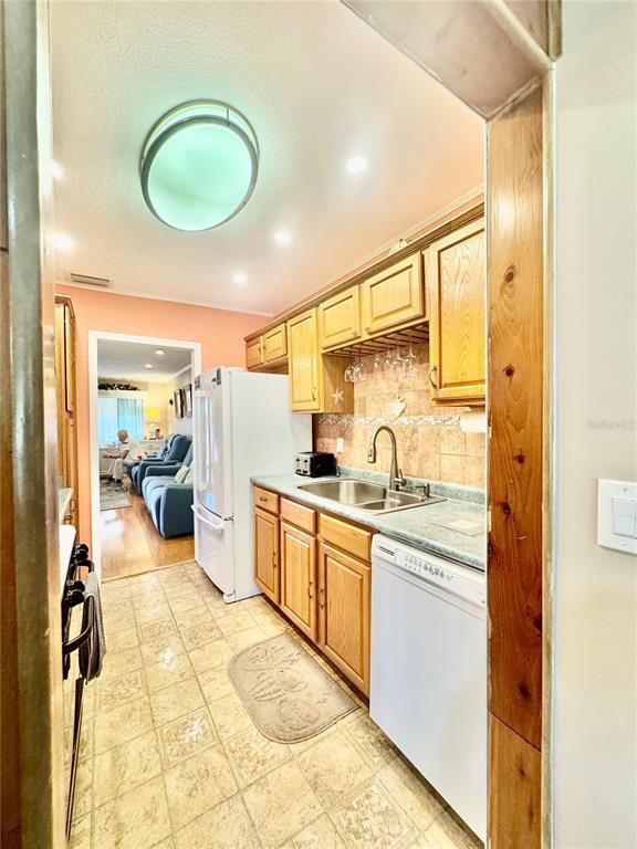 Building Photo - 10036 63rd Ave N