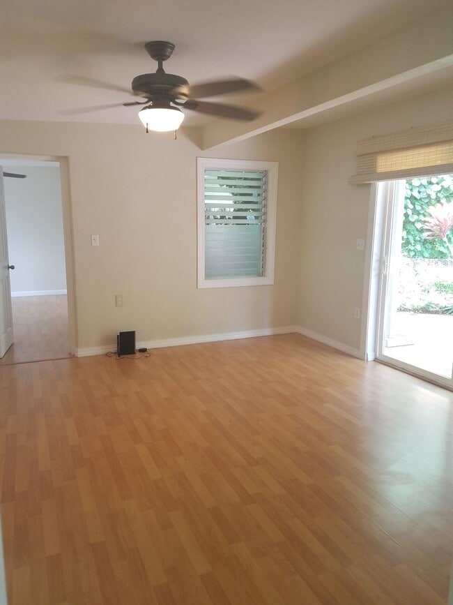 Building Photo - 2 Bed 1 Bath in Beautiful Kailua