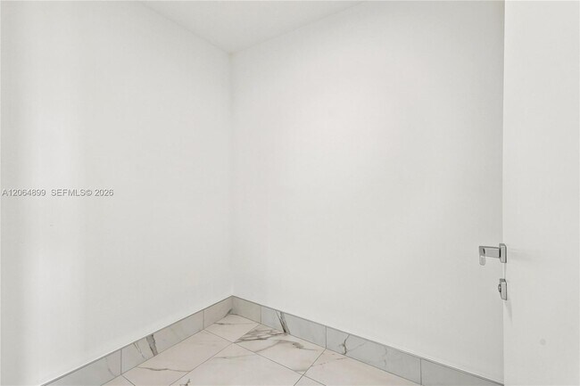 Building Photo - 1179 E Hallandale Beach Blvd