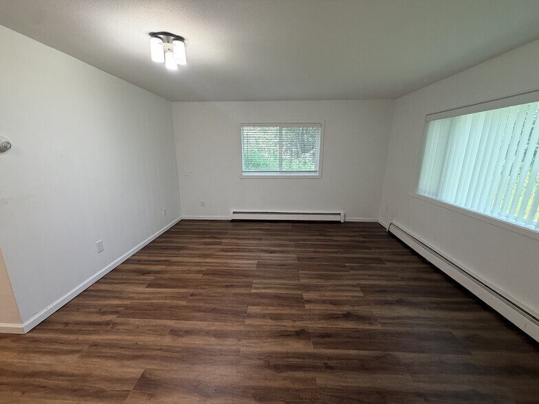 Building Photo - 581 E Mulchatna Dr