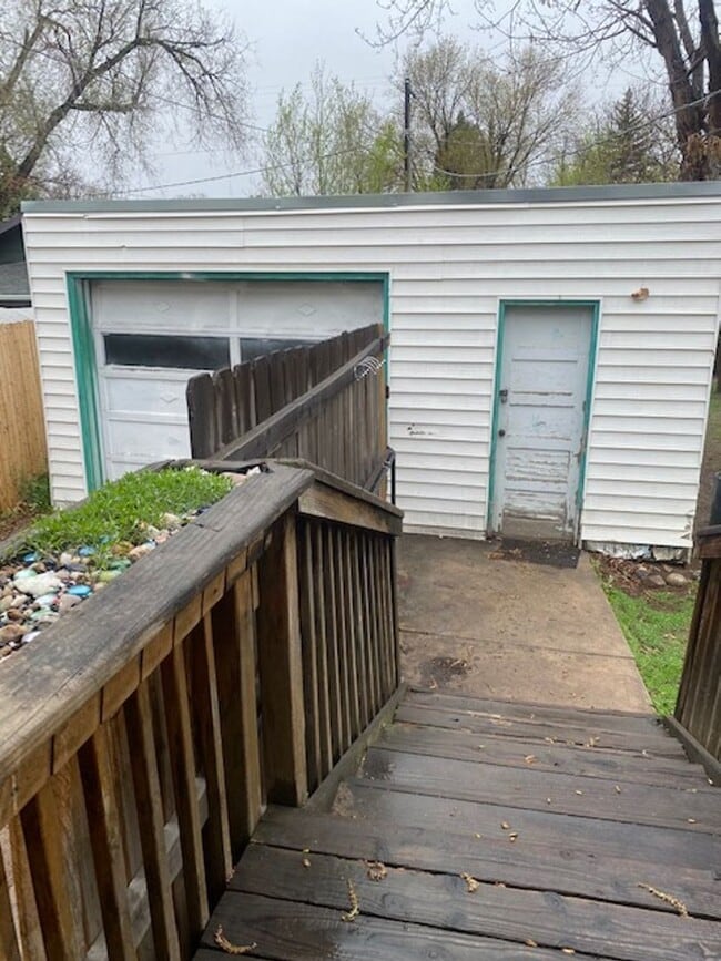 Building Photo - CHARMING 3 BED, 1 BATH HOME