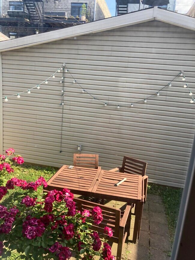 Building Photo - 2863 W Belden Ave