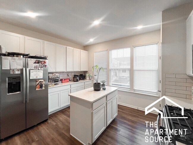 Building Photo - 2360 Southwind Blvd