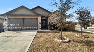 Building Photo - PROMO: Get 50% off the first month’s rent when you sign the lease today! / 3 Bed/2 Bath Home with...