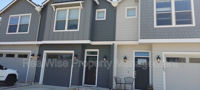 Primary Photo - 5909 NE 57th Ave