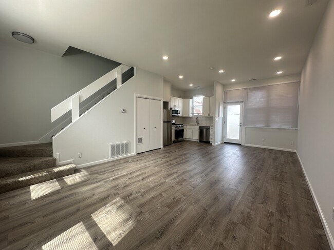 Building Photo - 1111 Biddle St