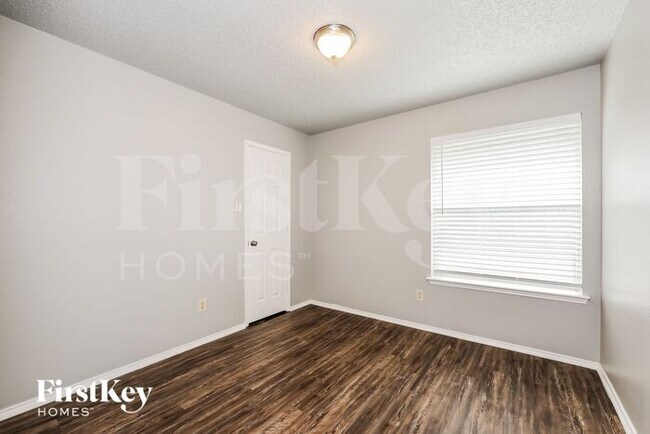 Building Photo - 6317 Brookcrest Dr