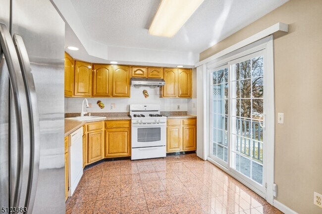 Building Photo - 3406 French Dr