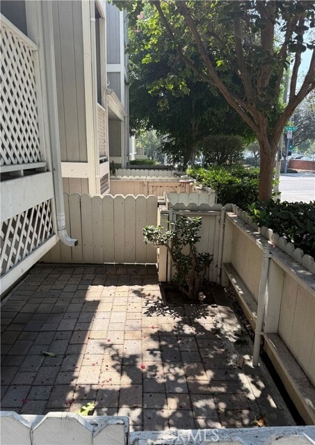 Building Photo - 965 E Del Mar Blvd