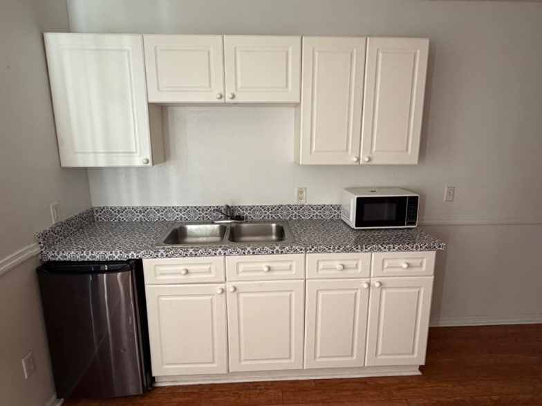 Building Photo - 252 Coco Plum Dr