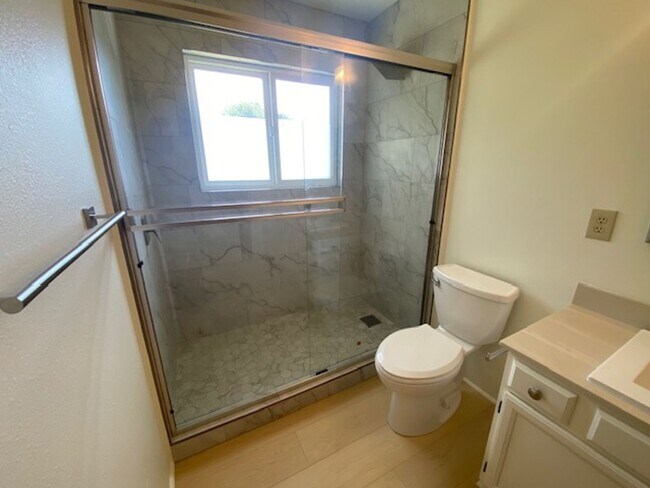 Building Photo - 11755 Tam O'Shanter Dr