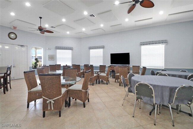 Building Photo - 7823 Regal Heron Cir