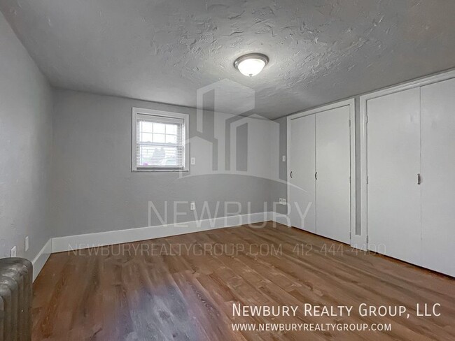 Building Photo - Modern Charm: Cozy 1-Bedroom Apartment wit...