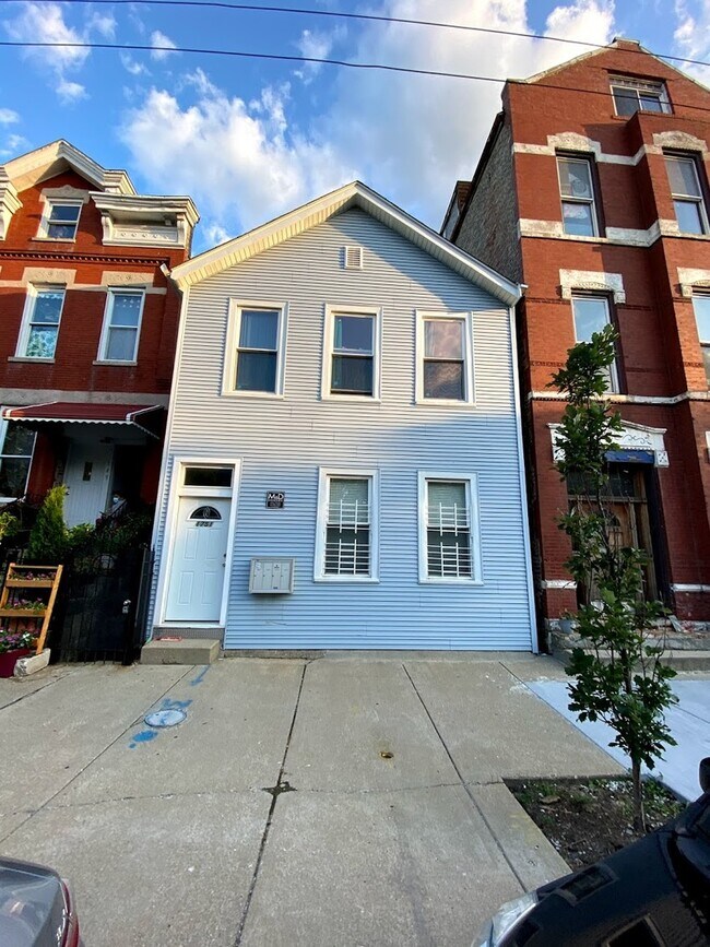 Primary Photo - 1751 W Cullerton St