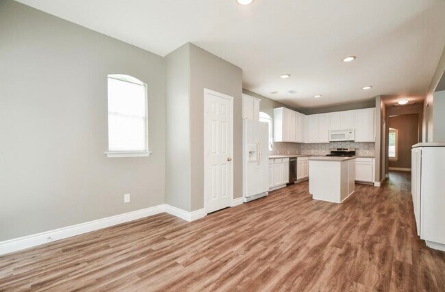 Building Photo - 18 E Knightsbridge Dr