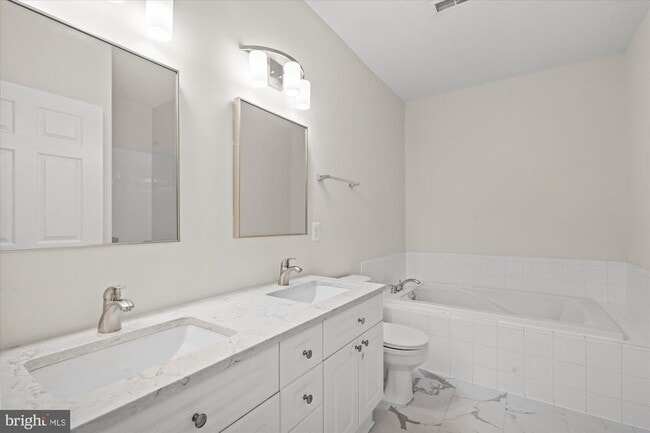 Building Photo - 5120 Donovan Dr