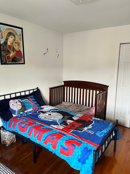 Building Photo - 566 Pennsylvania Ave