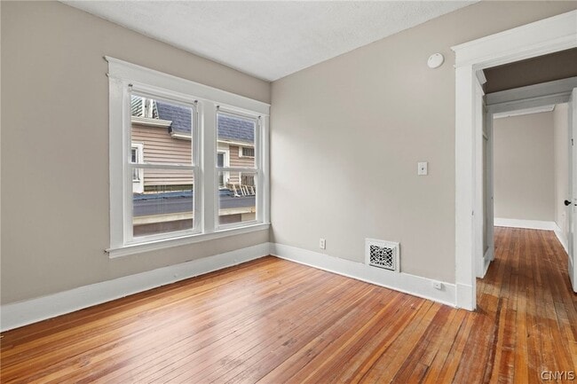 Building Photo - 1522 S State St