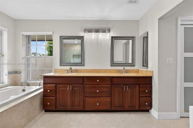 Building Photo - 8224 SW 178th Terrace