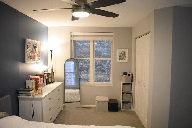 Building Photo - 2851 N Southport Ave