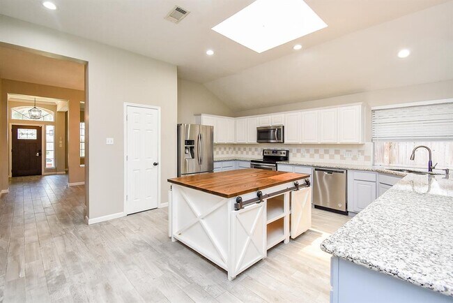 Building Photo - 23122 Beech Canyon Dr