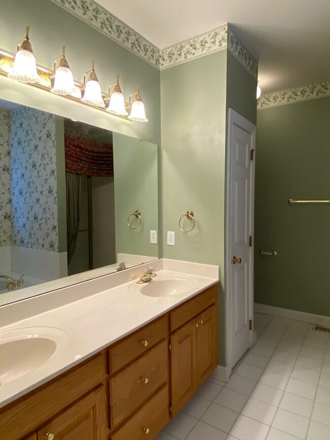 Building Photo - Orchard Farms, 4 Bedroom 2.5 Bath