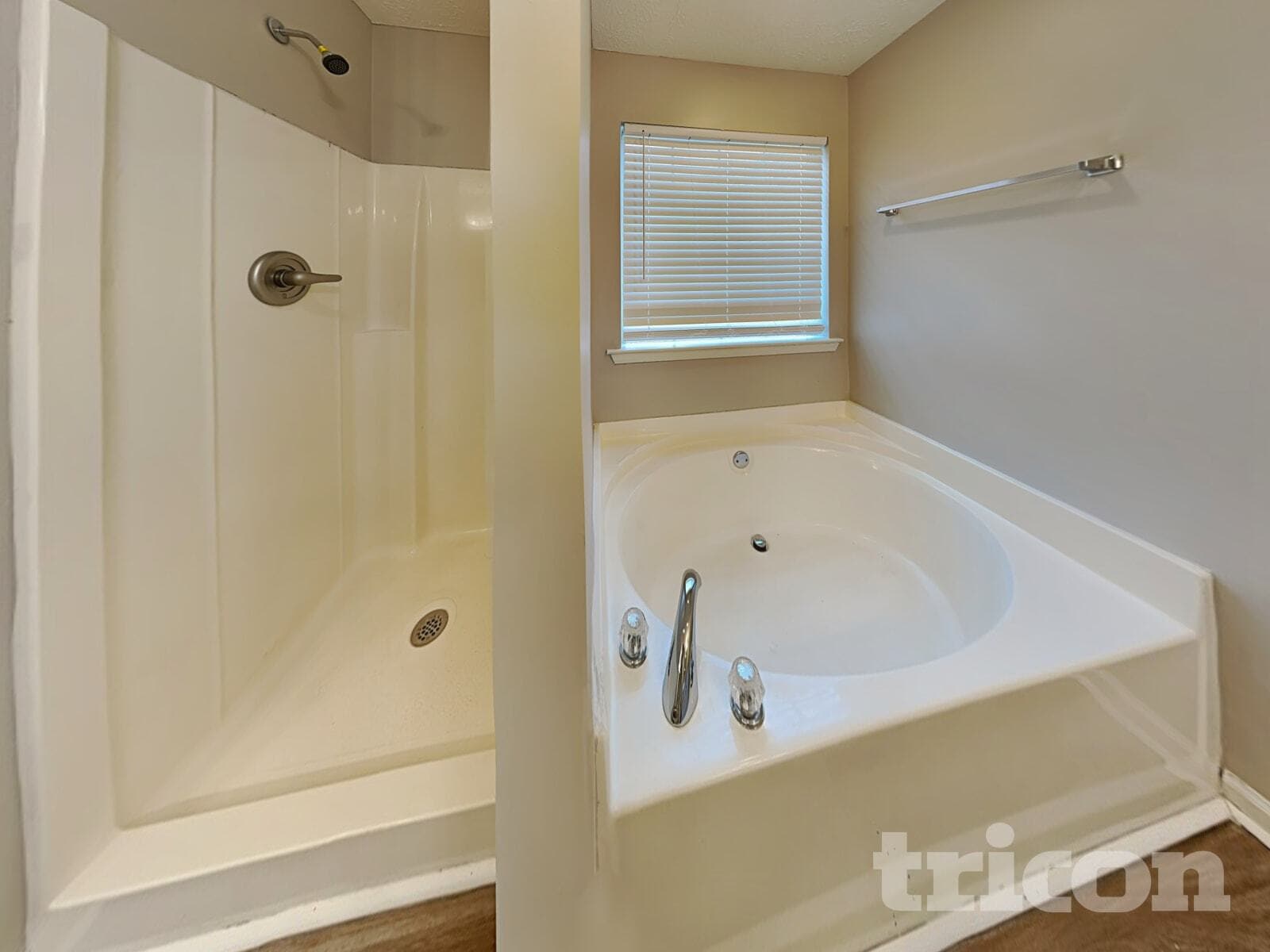 Building Photo - 132 Diamond Ct