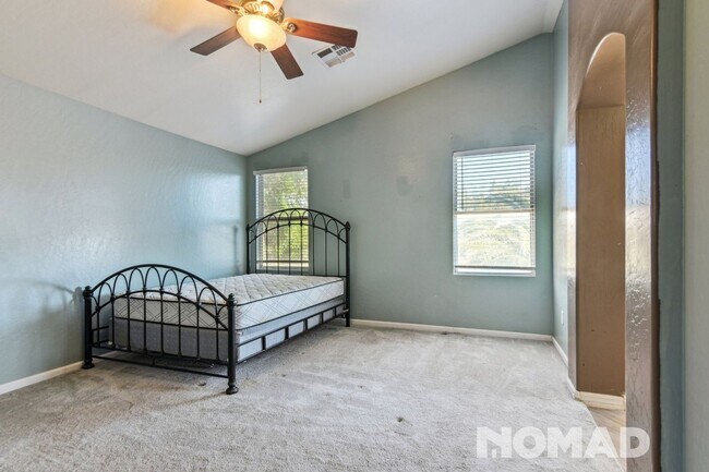 Building Photo - Spacious 4BR House in Litchfield Park