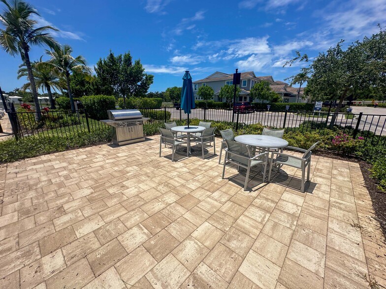 Building Photo - 4551 Arboretum Cir