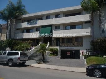 Building Photo - 10801 Rose Ave