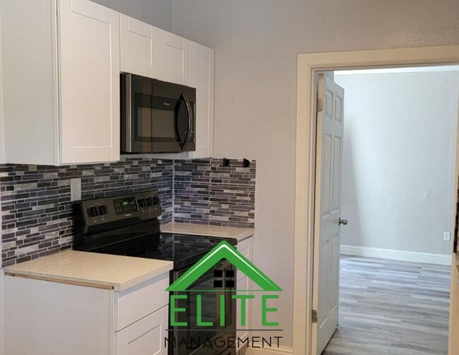 Building Photo - Beautiful 3-bedroom & 3 bathroom Home