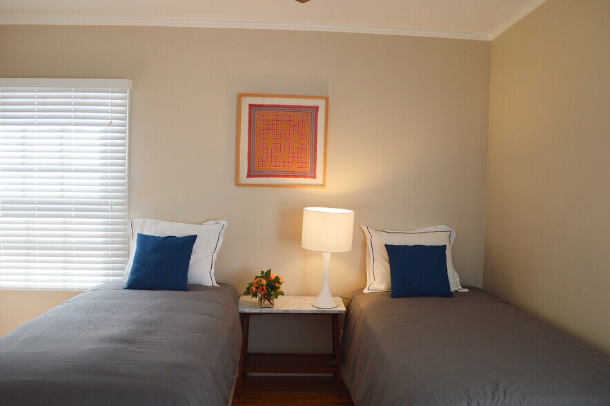 Bedroom 2 - 1288 Devon Ave