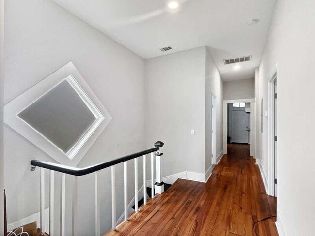 Building Photo - 1012 E Park Ave