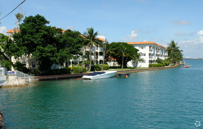 Building Photo - Belle Isle Court Apartments