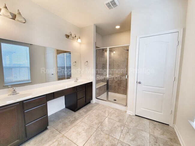 Building Photo - 1618 Cintola Ln