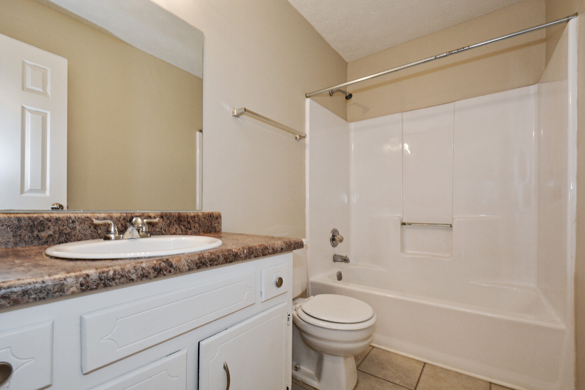 Building Photo - 2624 Country Trce SE