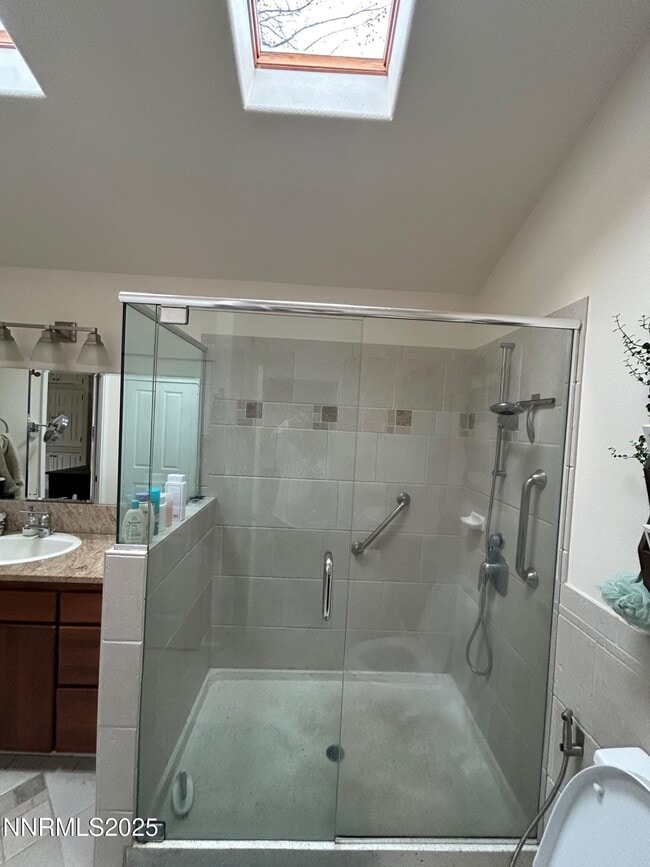 Building Photo - 655 E Riverview Cir