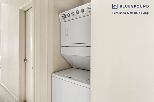 Building Photo - 541 Cutwater Ln