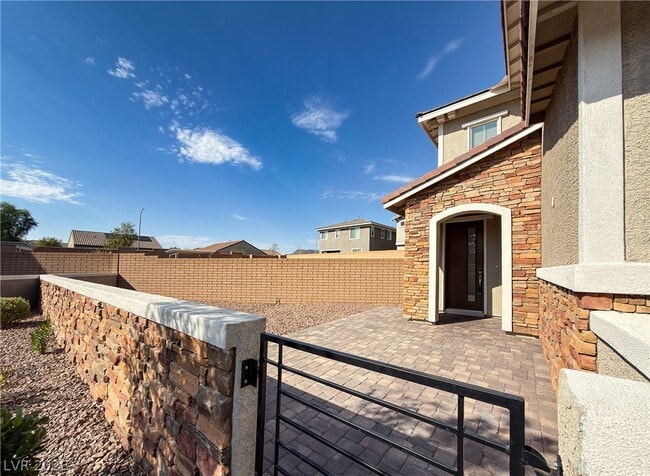 Building Photo - 141 Neverland Ave