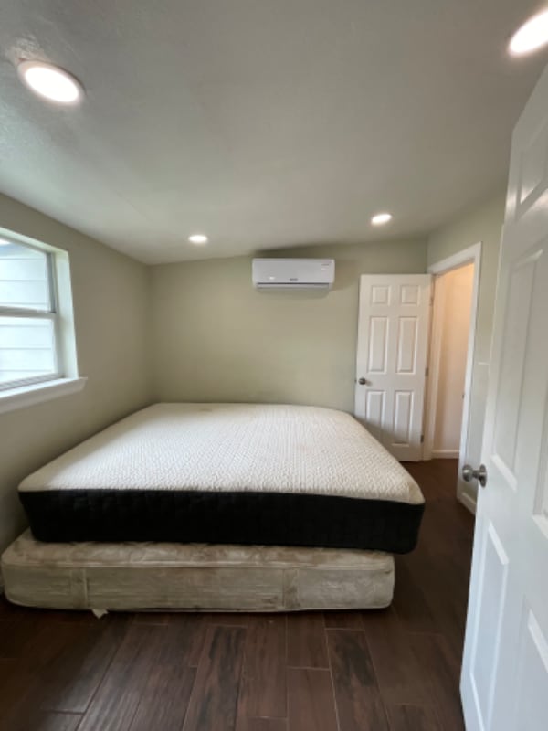 Building Photo - 2533 W Southcross Blvd