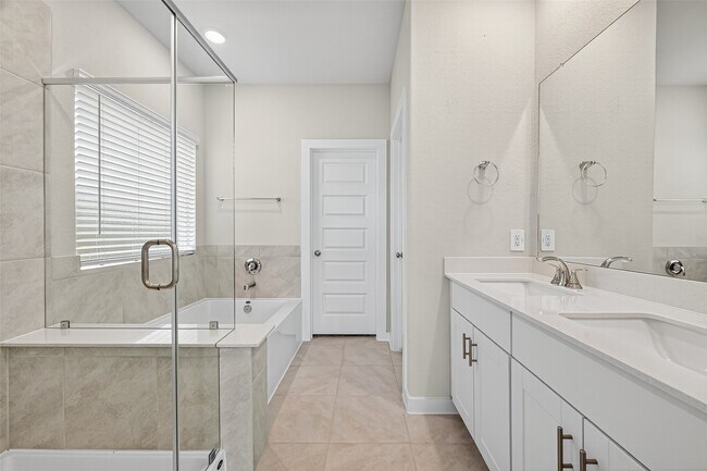 Building Photo - 3050 Marble Wy