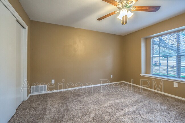 Building Photo - 1954 Mims St