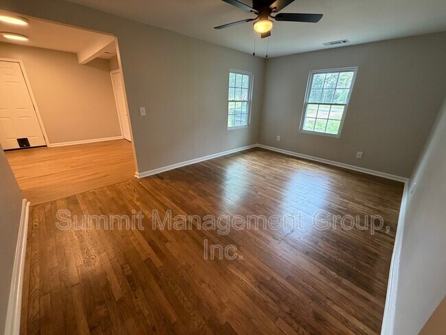 Building Photo - 1195 Fincher Rd