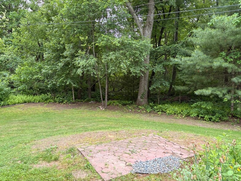 Building Photo - 49 Riverton Rd