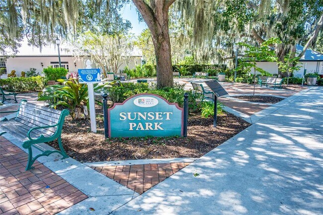 Building Photo - 245 S Rhodes St