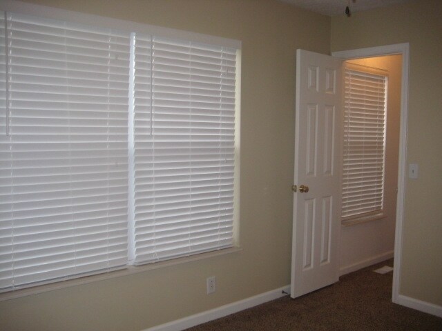 Building Photo - 2440 Pleasant Springs Ln